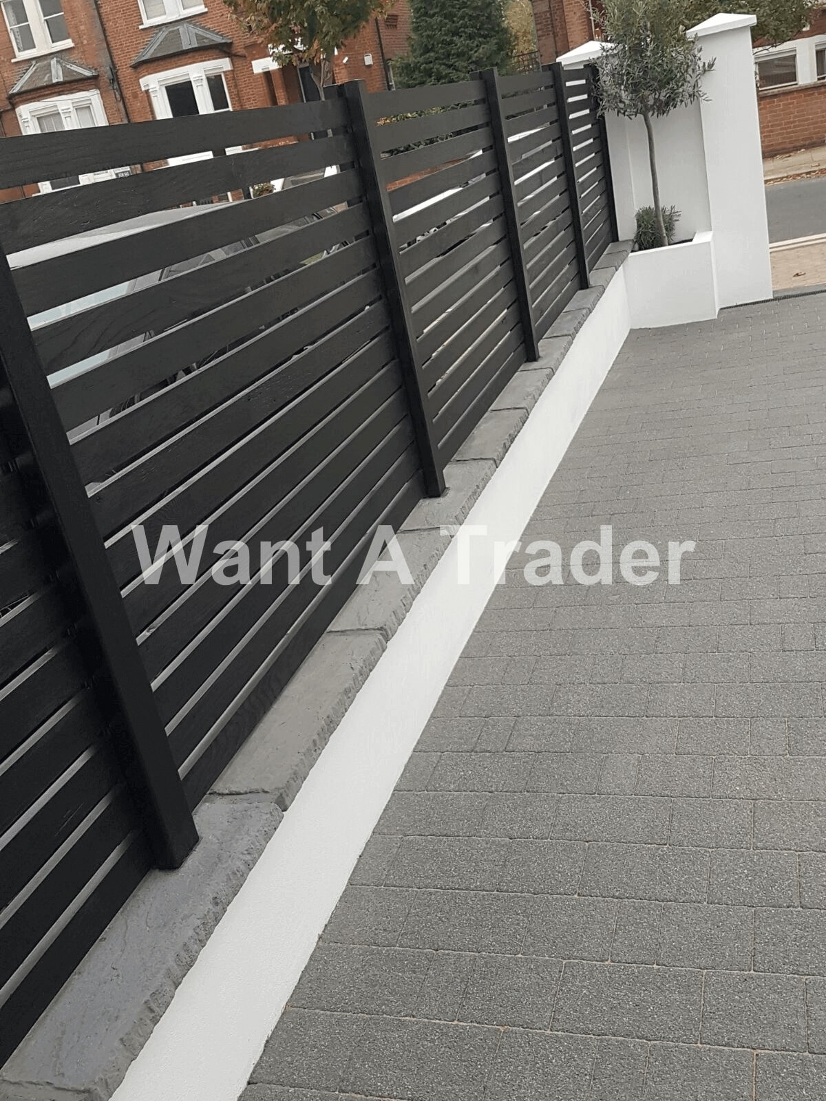 Horizontal Garden Fencing Contractor South Croydon CR2